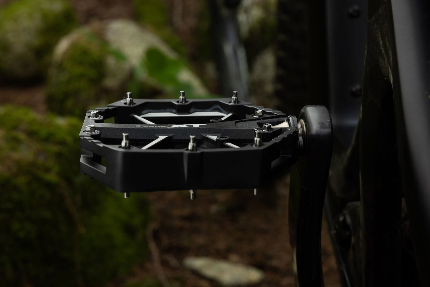Shimano Deore XT MTB flat pedals, black