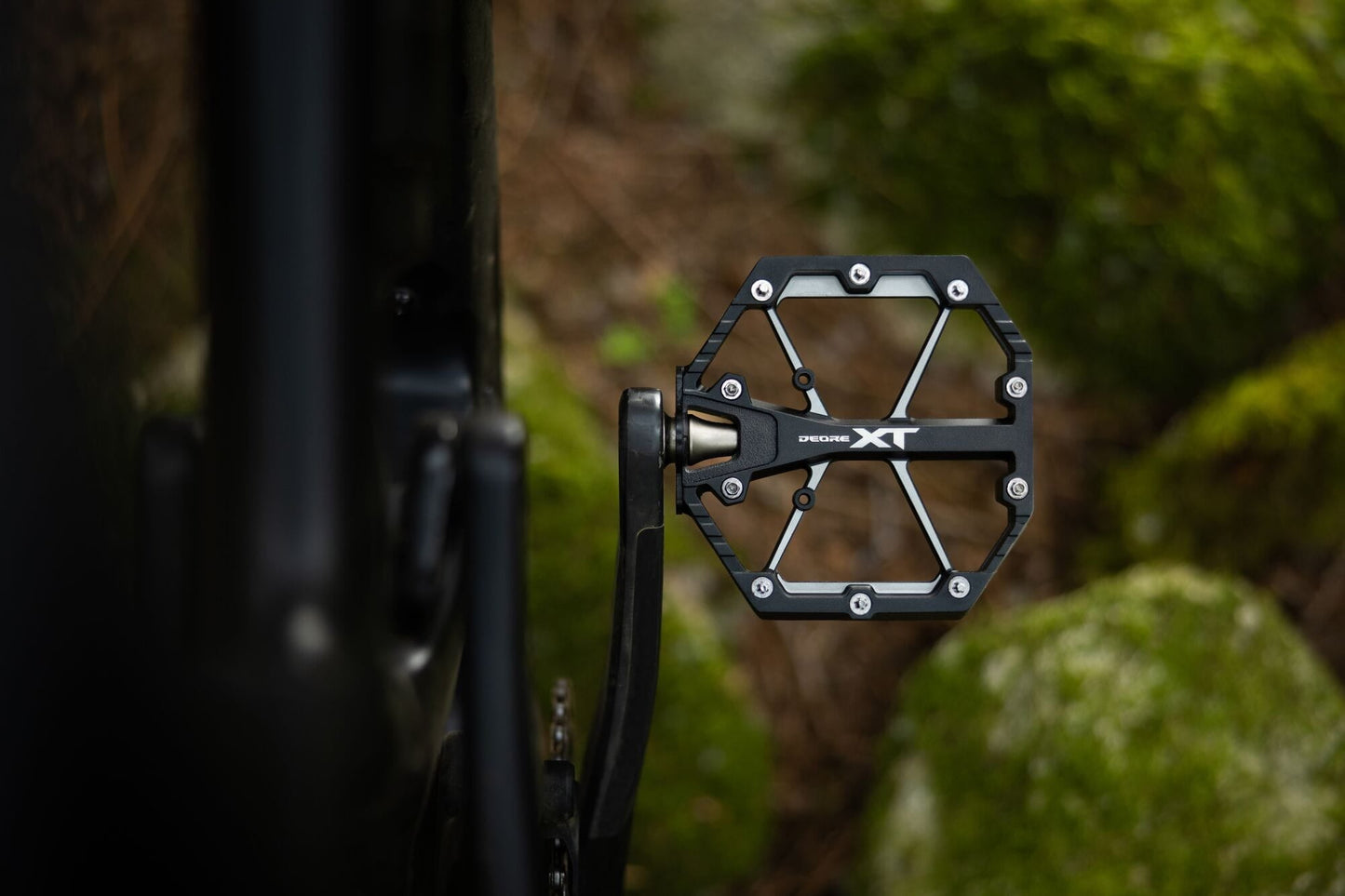 Shimano Deore XT MTB flat pedals, black